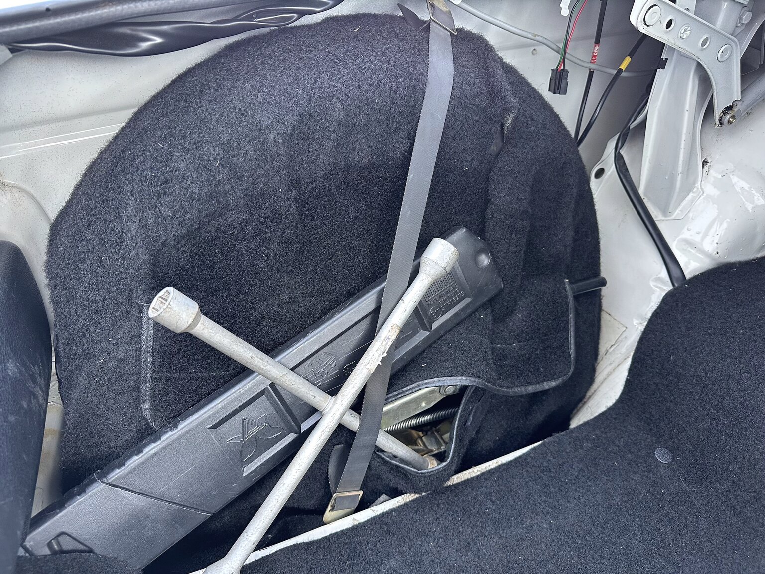 Interior image of 1991 Volvo 240 GLT