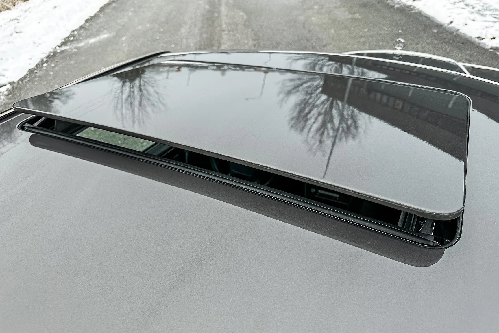 Exterior image of 1993 Mercedes-Benz E 320 "AMG" (58)