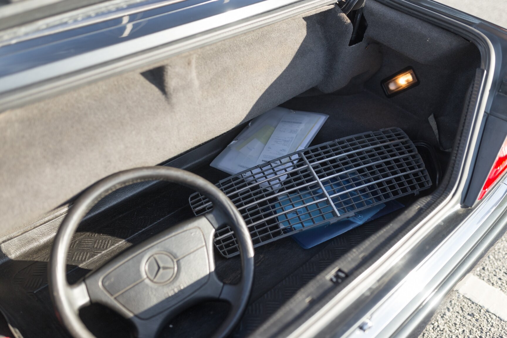 Interiörbild 1993 Mercedes-Benz 300 CE-24 Cabriolet