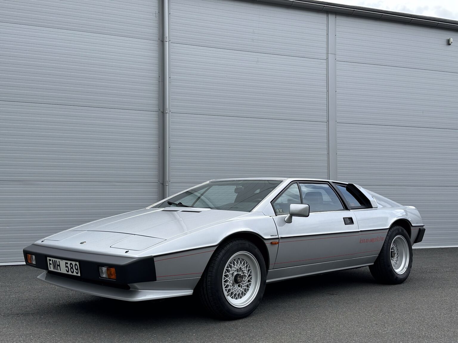 Exteriörbild på 1987 Lotus Esprit S3