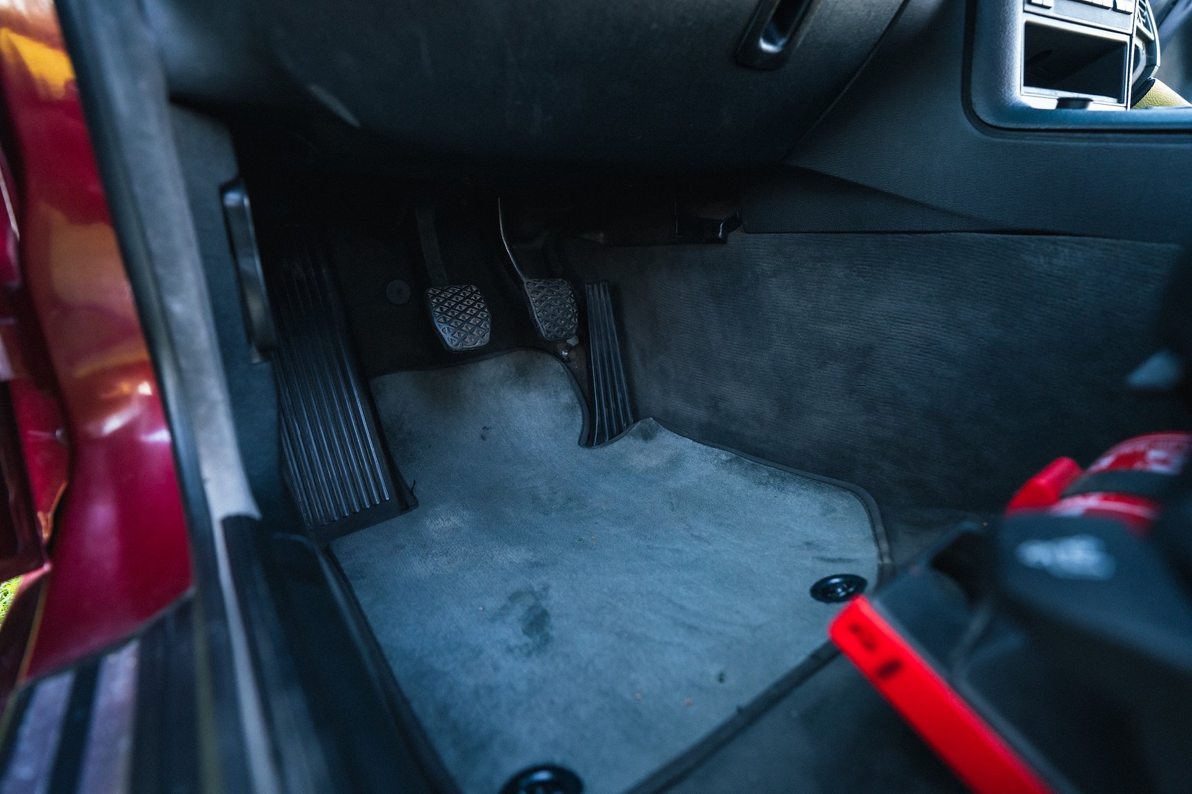 Interior image of 1992 BMW 325i Coupé "No Reserve Auction"