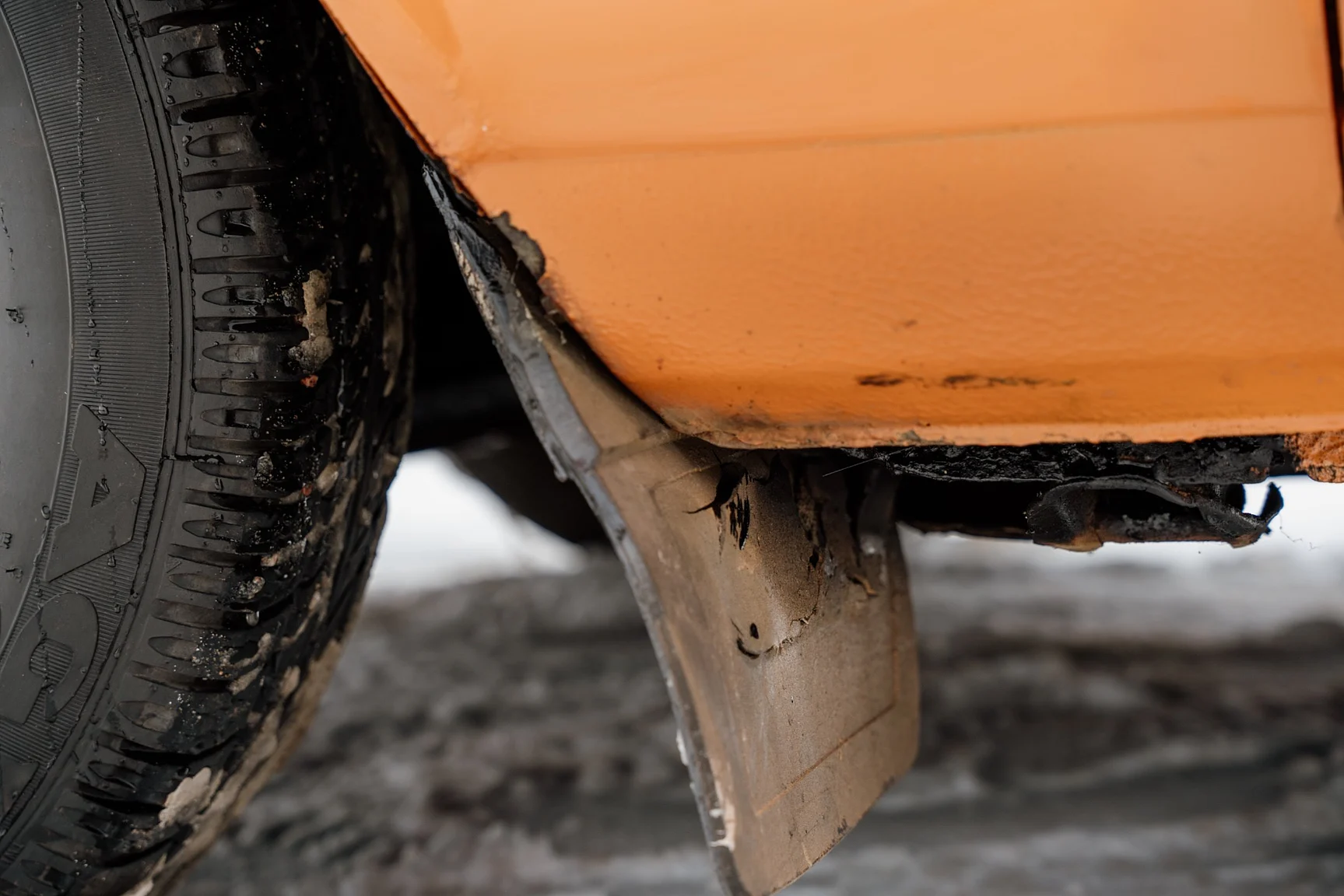 Exteriörbild på 1975 Volvo 242 2-dörrars coupé (21)