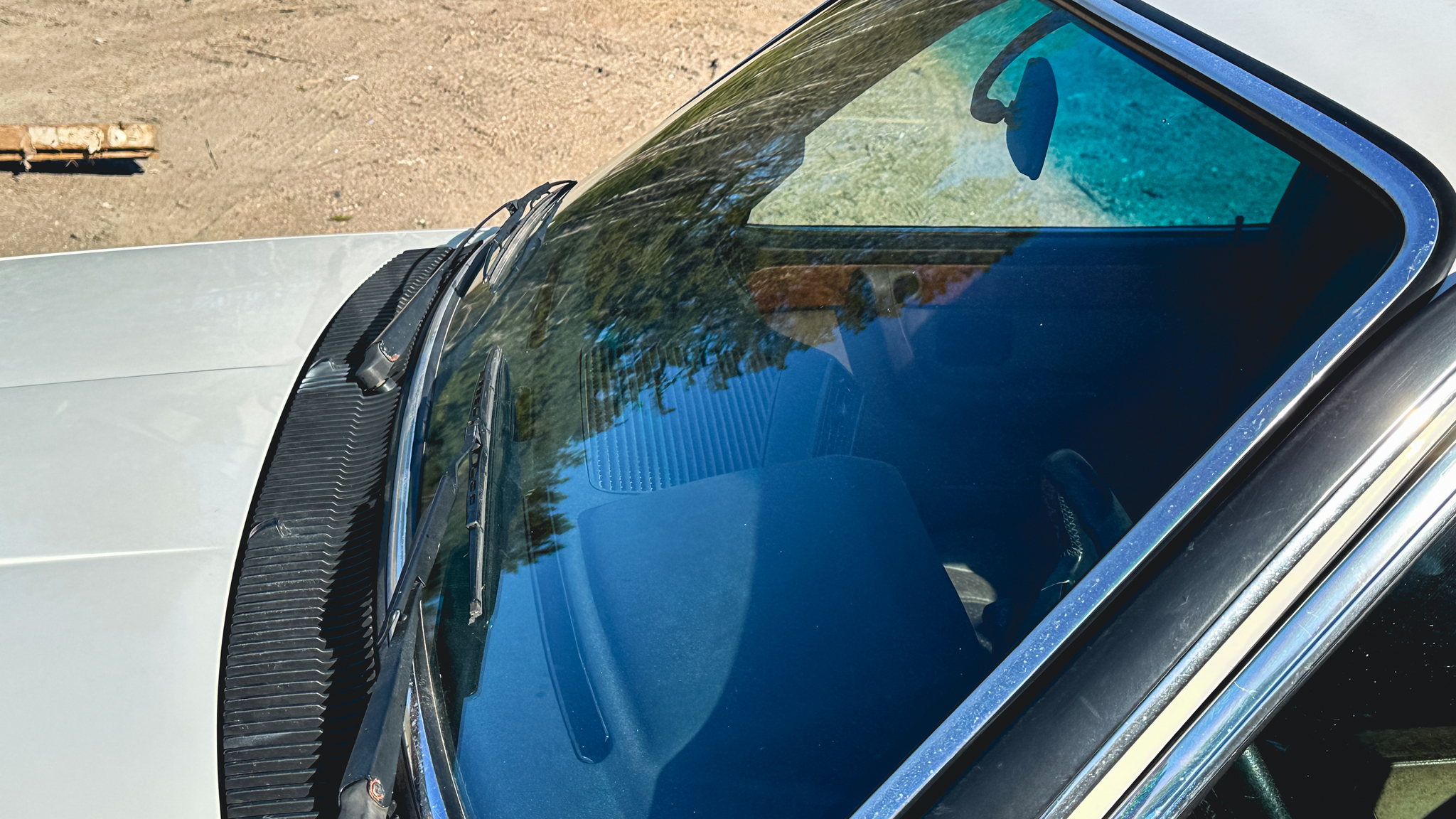 Exteriörbild på 1984 BMW 745i Executive Automat