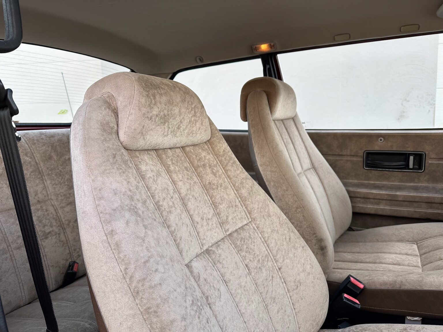 Interior image of 1984 Saab 900 GL