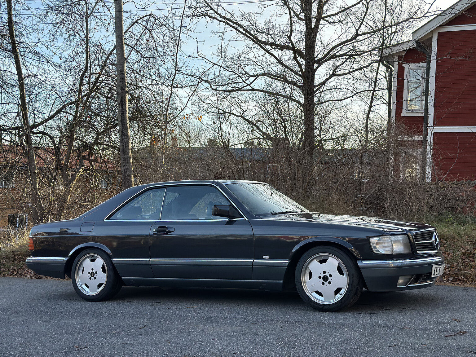Exteriörbild på 1988 Mercedes 560 SEC