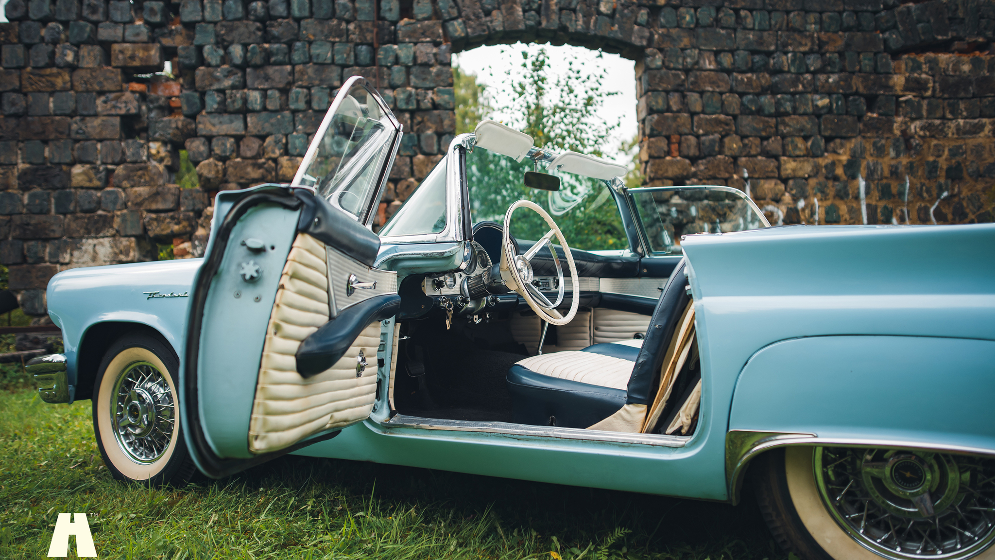 Interior image of 1957 Ford Thunderbird D-Code