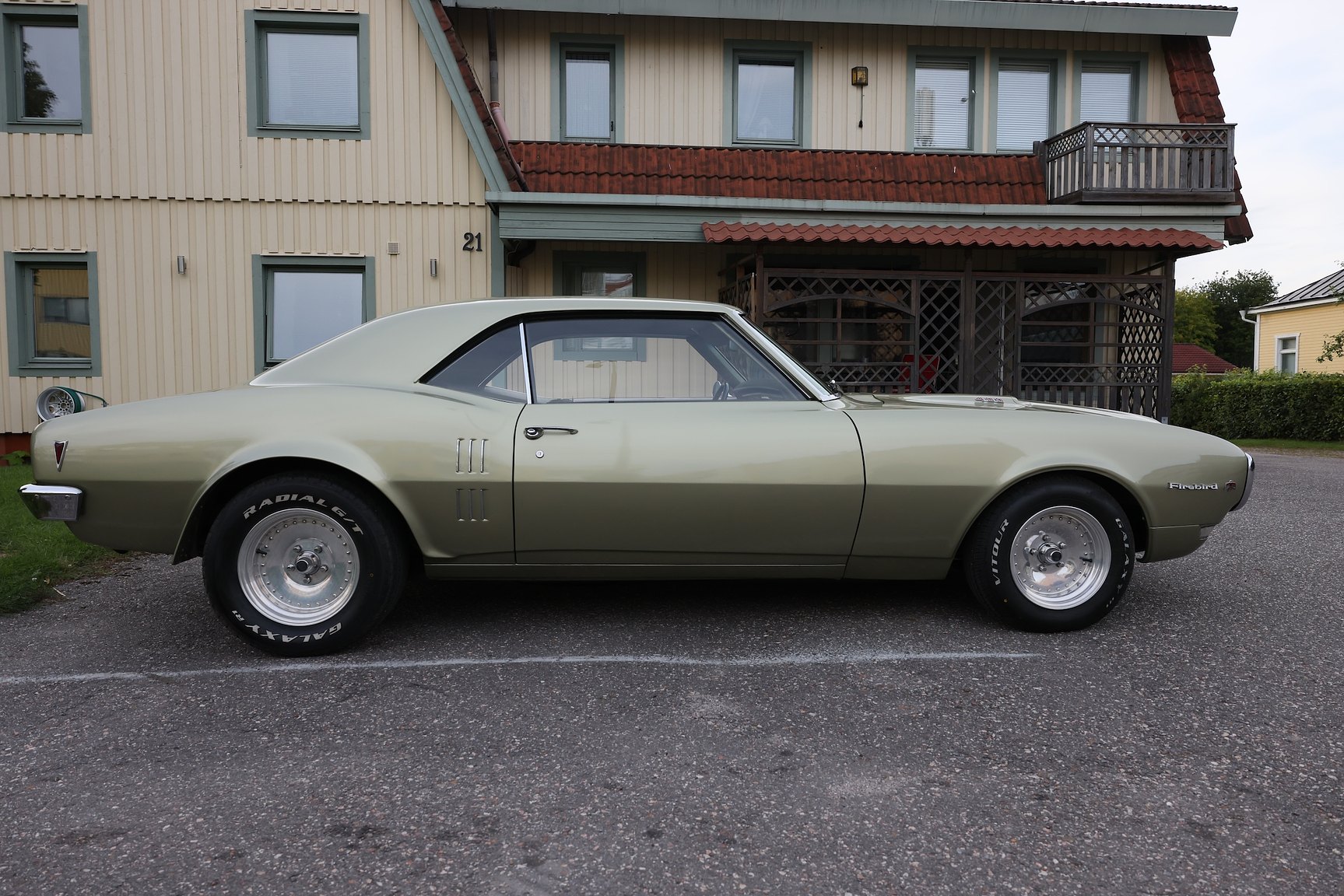 Exterior image of 1968 Pontiac Firebird 400 Ram Air