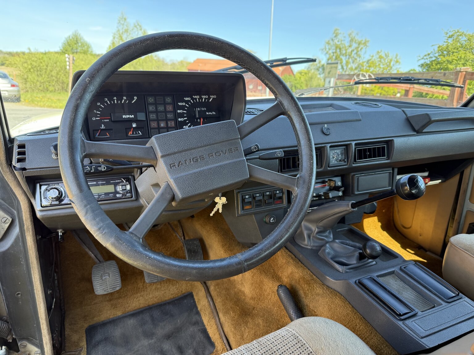 Interior image of 1985 Land Rover Range Rover 3.5 V8