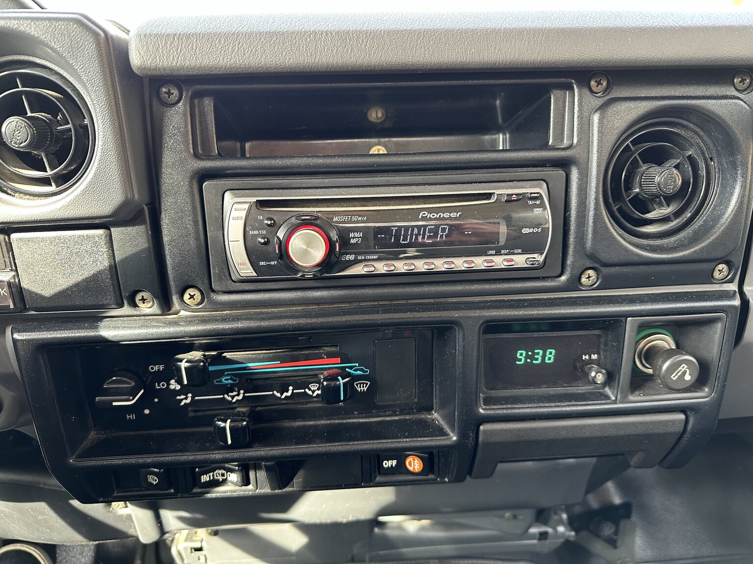 Interior image of 1993 Toyota Land Cruiser Serie 70