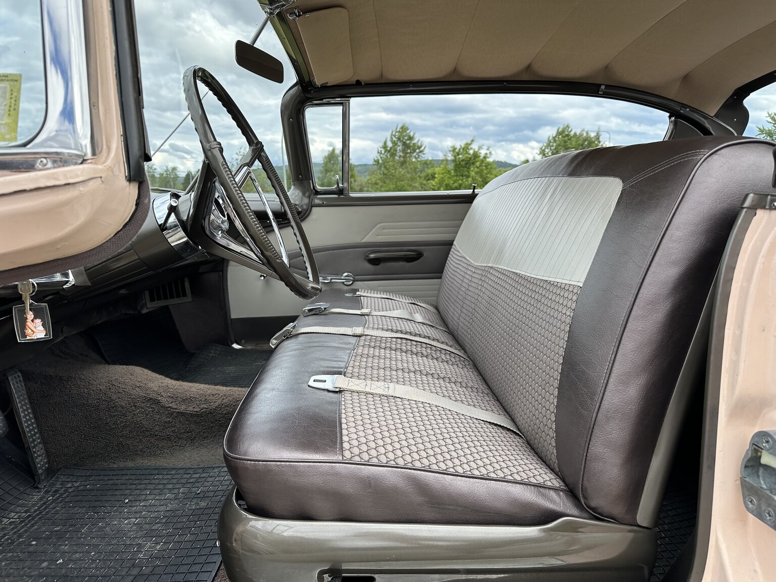 Interior image of 1959 Mercury Monterey 4-door Hardtop Cruiser