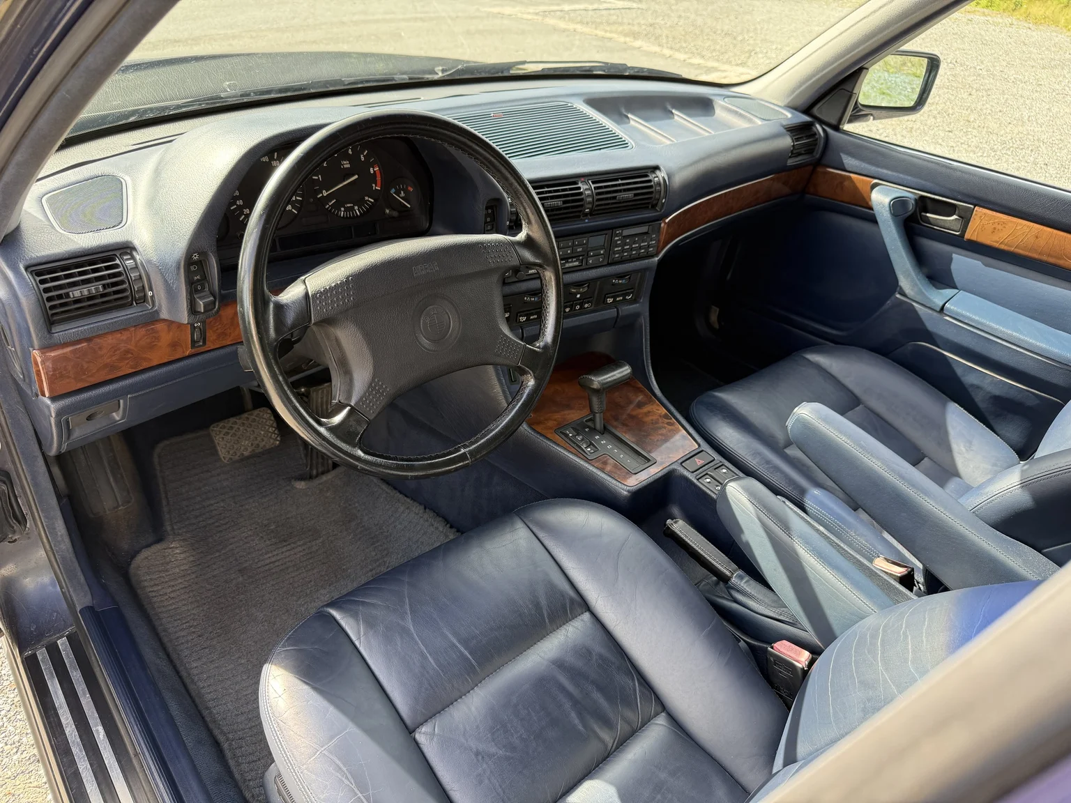 Innenraumfoto von 1990 BMW 750i (10)