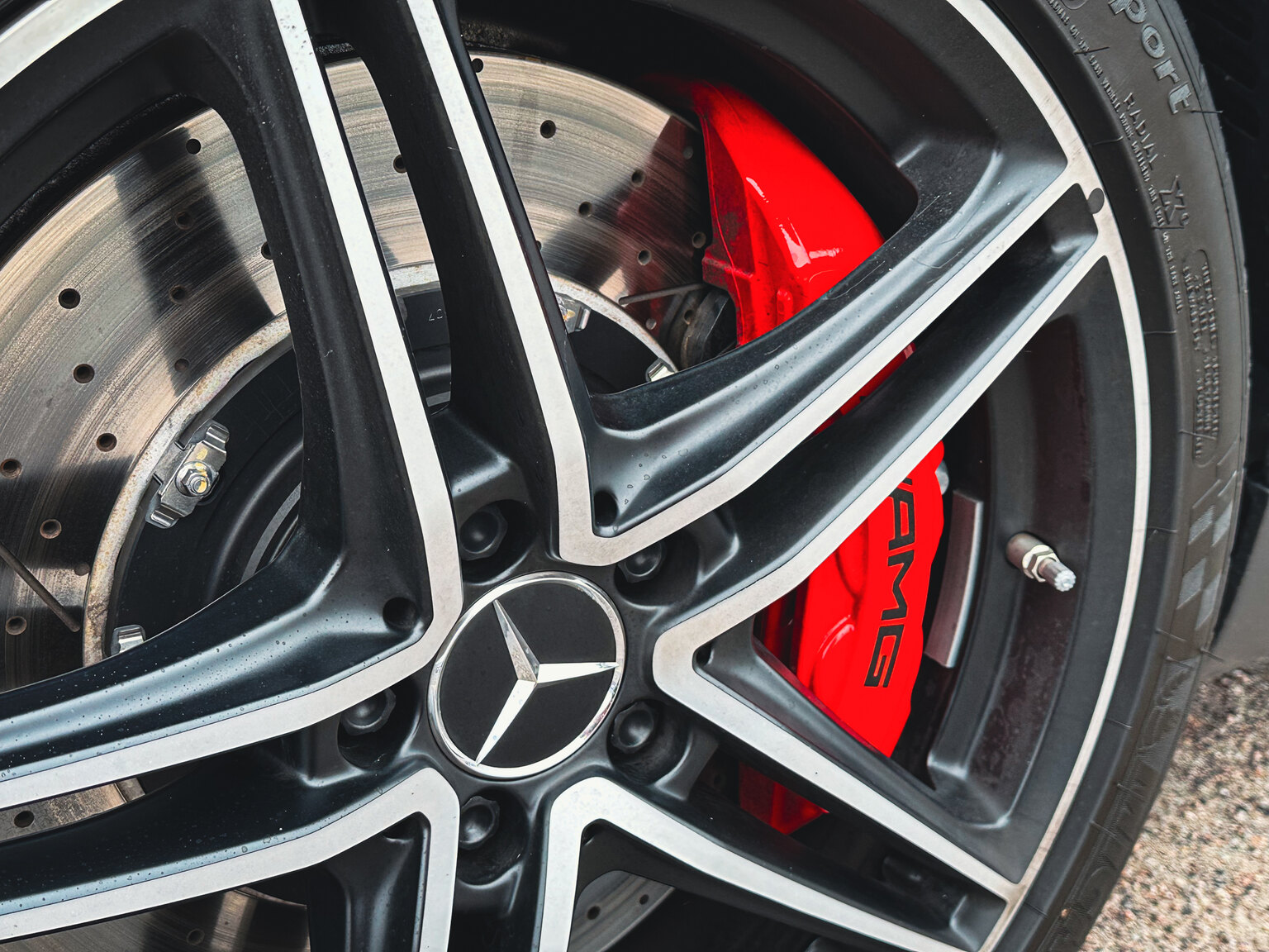 Exteriörbild på 2018 Mercedes Benz AMG GT C