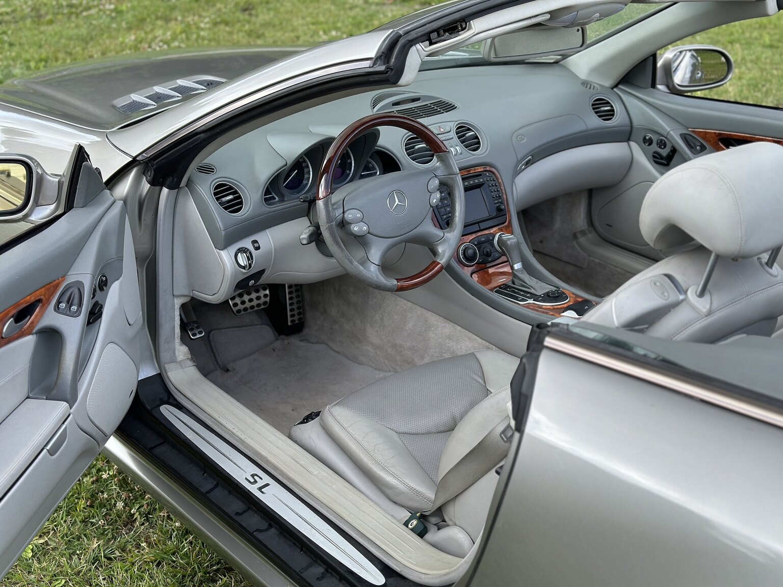 Interiörbild 2003 Mercedes Benz SL 500