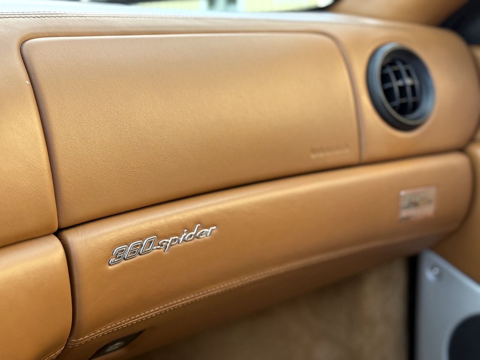 Innenraumfoto von 2001 Ferrari 360 Spider