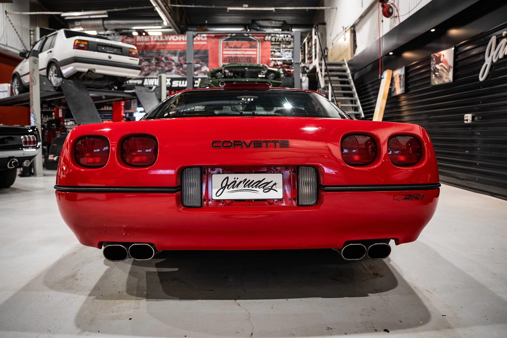 Exterior image of 1990 Chevrolet Corvette ZR-1 (14)