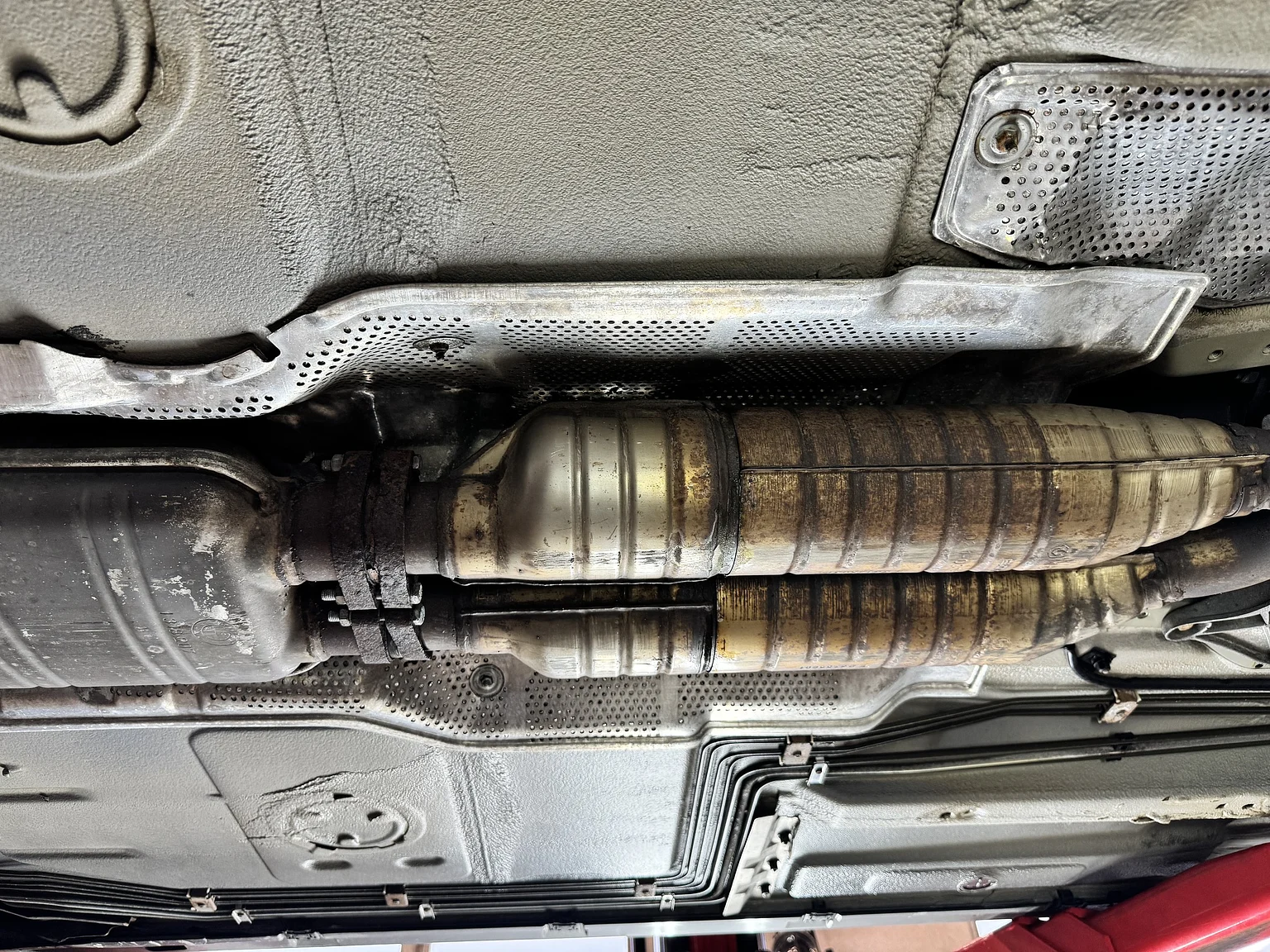 Image of 1993 BMW E34 M5 Touring  (74) mechanics