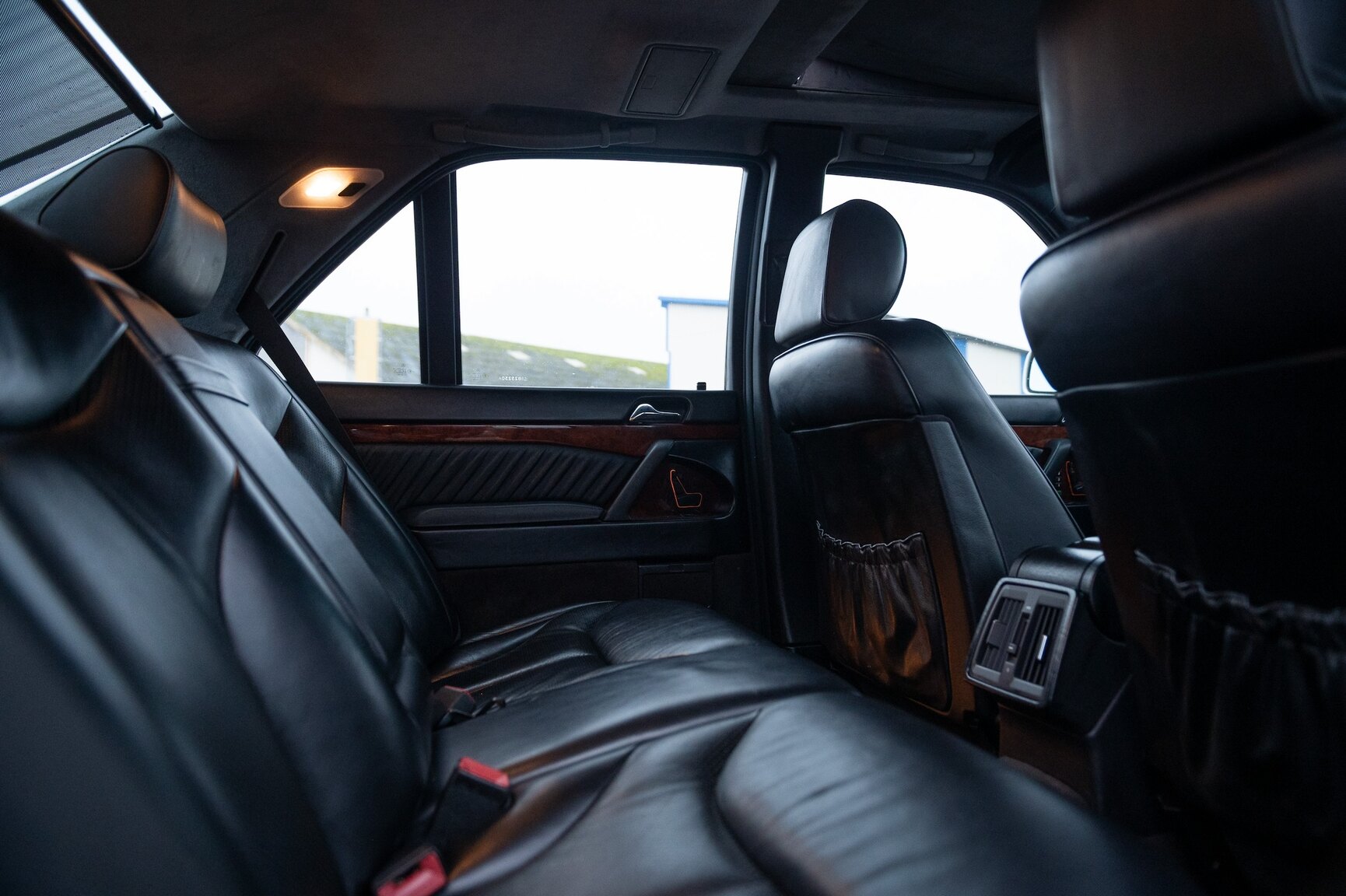 Interior image of 1992 Mercedes-Benz 500 SE