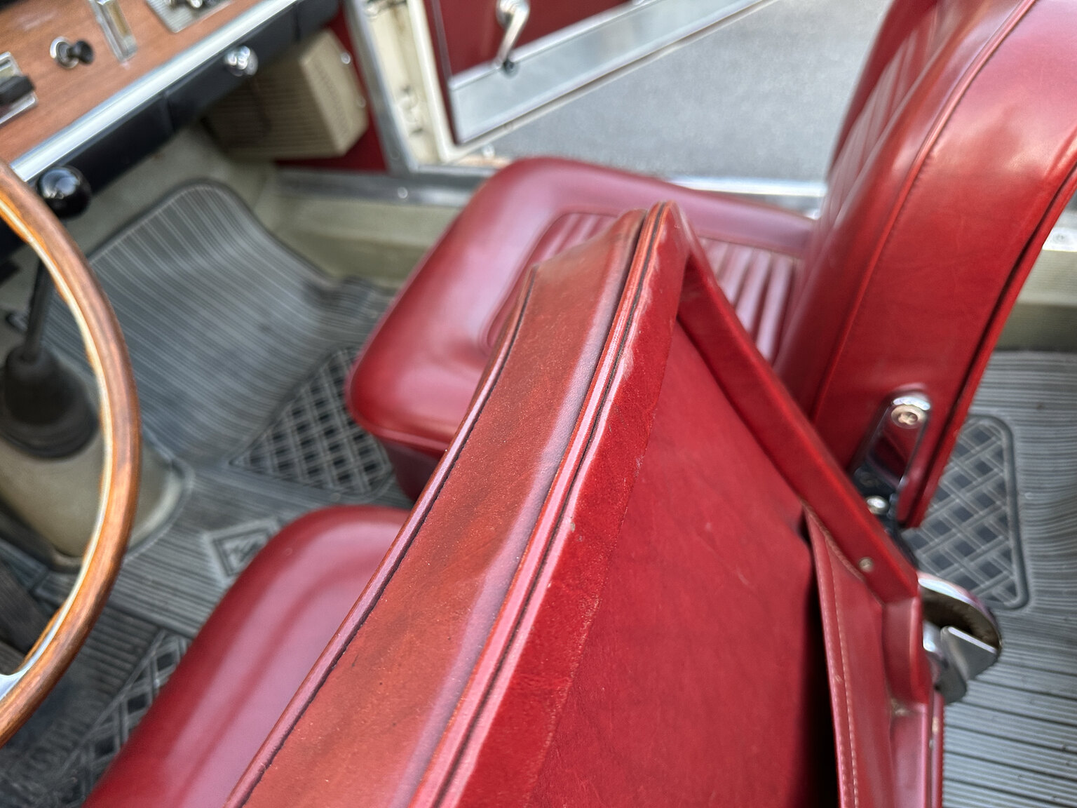 Interior image of 1964 Lancia Flavia Vignale  
