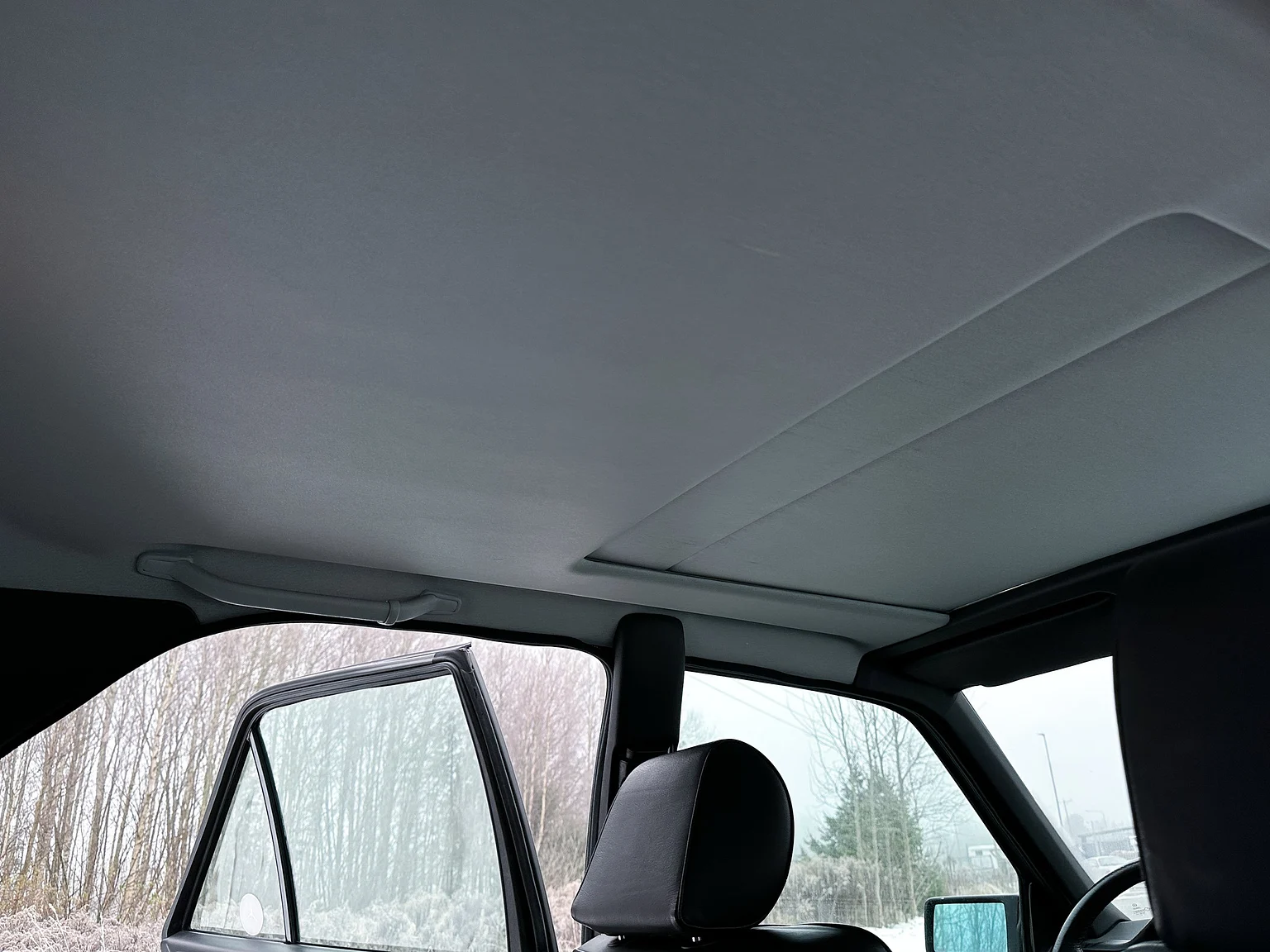 Interior image of 1993 Mercedes-Benz E 320 "AMG" (53)