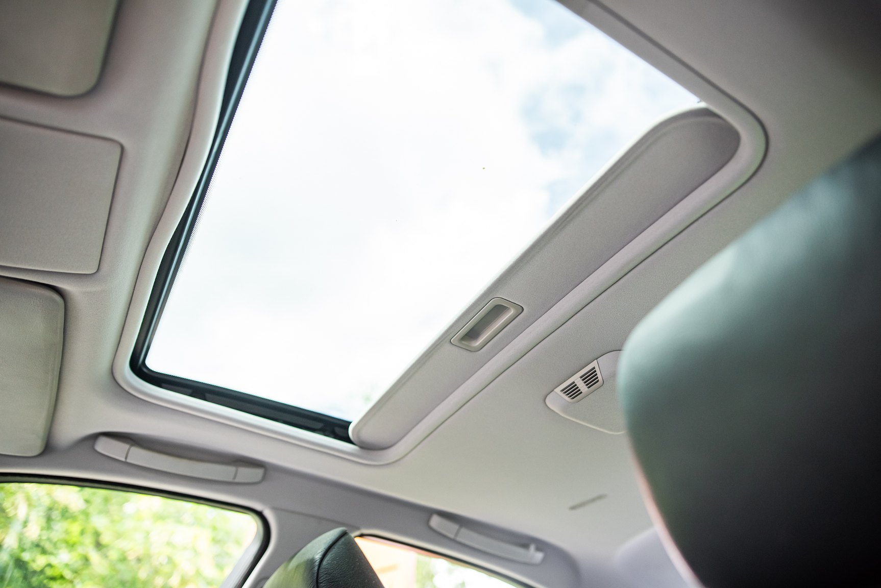 Interior image of 2001 BMW 330Xi