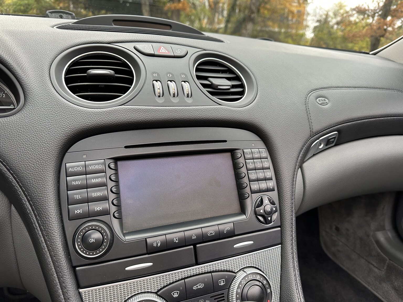 Interiörbild 2005 Mercedes-Benz SL 350
