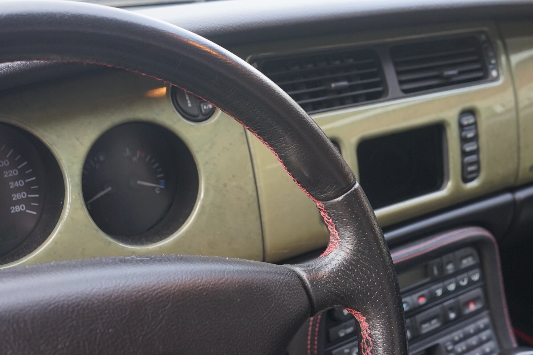 Interior image of 2001 Jaguar XKR Silverstone