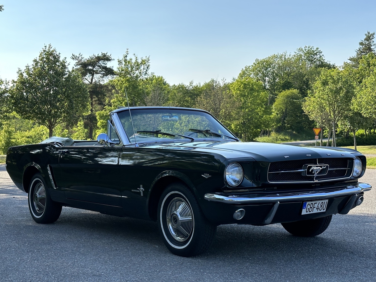 Exteriörbild på 1965 Ford Mustang 289 Cabriolet