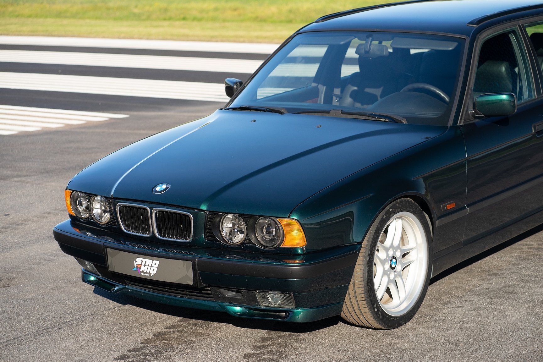 Exterior image of 1995 BMW 540i Touring - NO RESERVE (20)