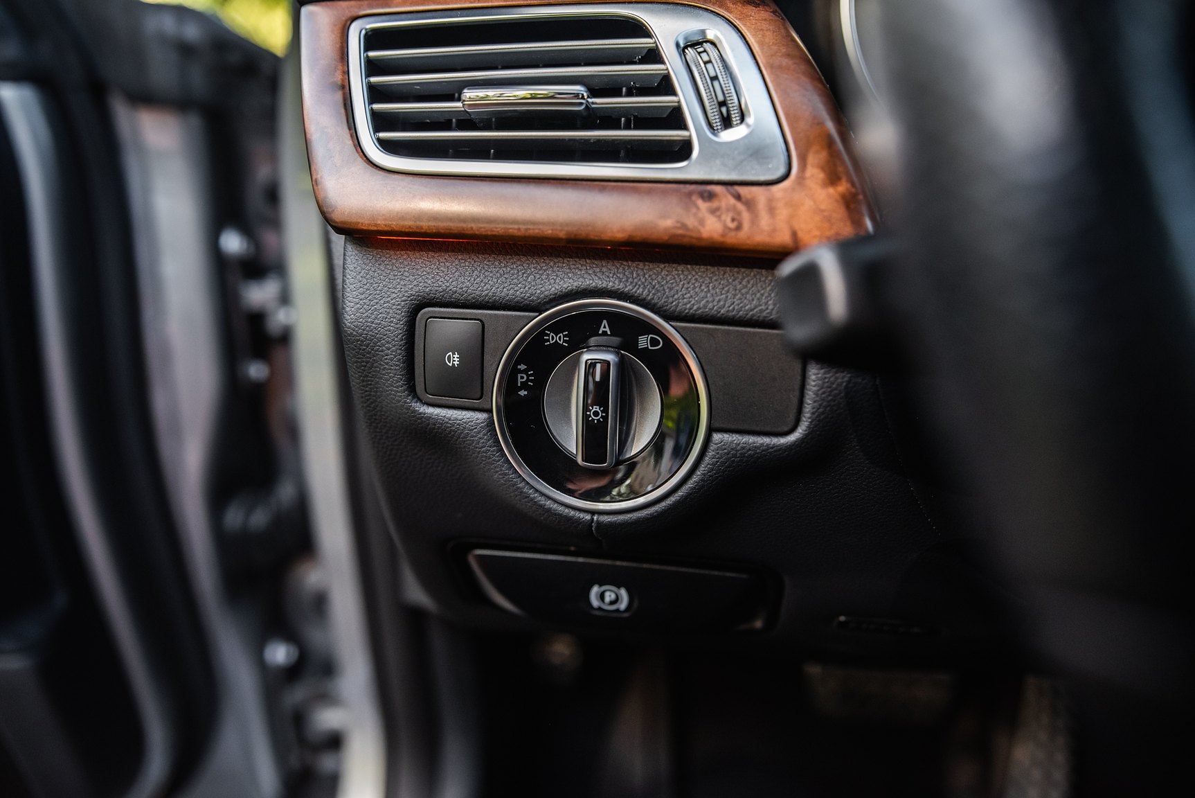 Interior image of 2011 Mercedes-Benz CLS 500