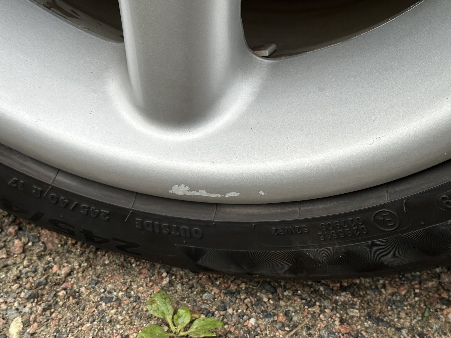 Exterior image of 1997 BMW Z3 2.8 Roadster