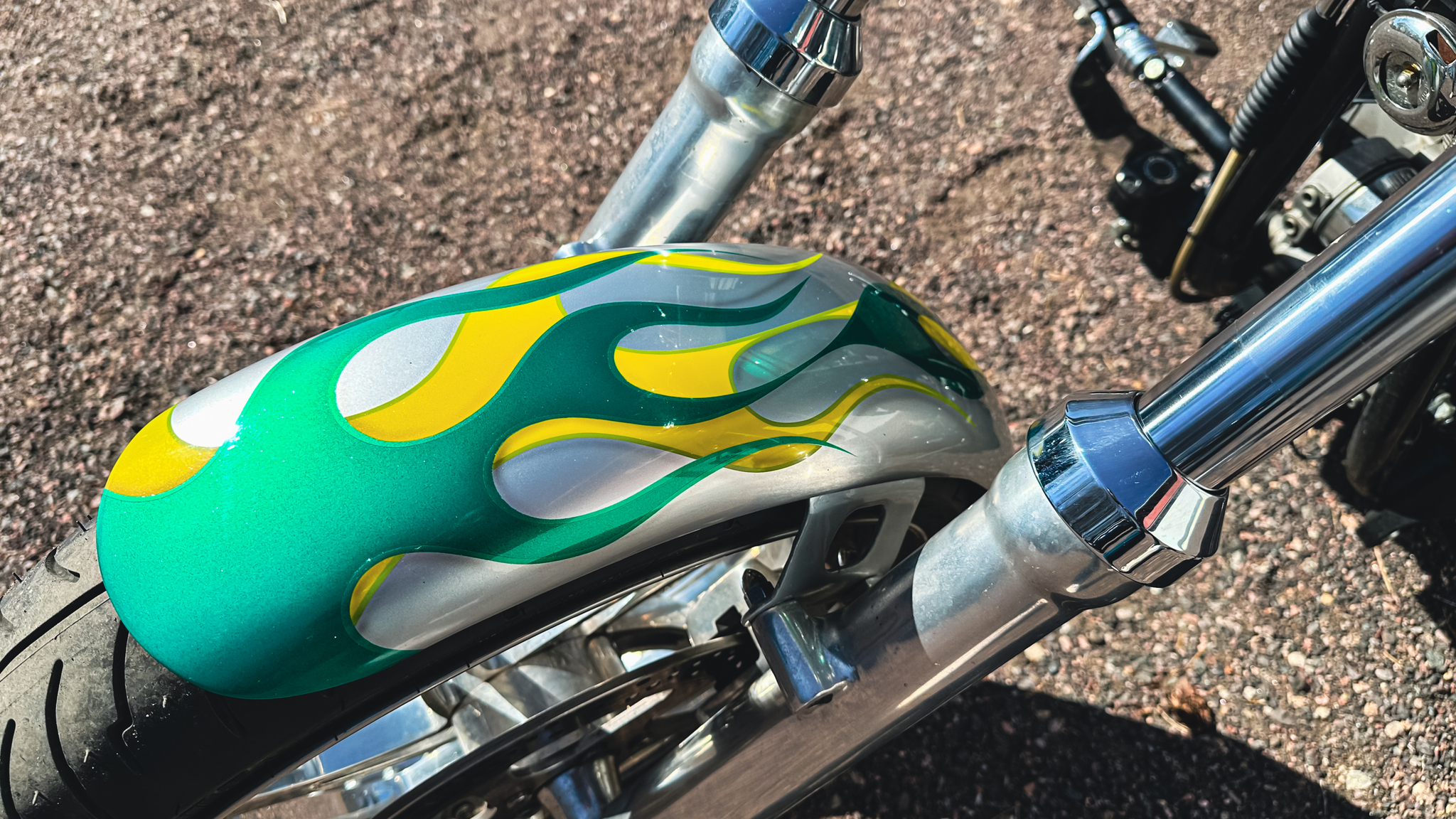 Aussenfoto 2000 Harley-Davidson FXST Custom (11)