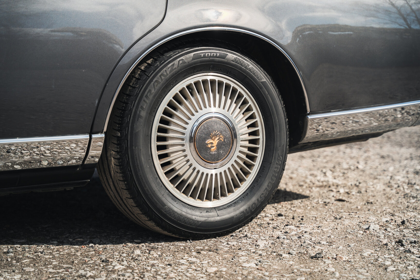 Exteriörbild på 2000 Toyota Century