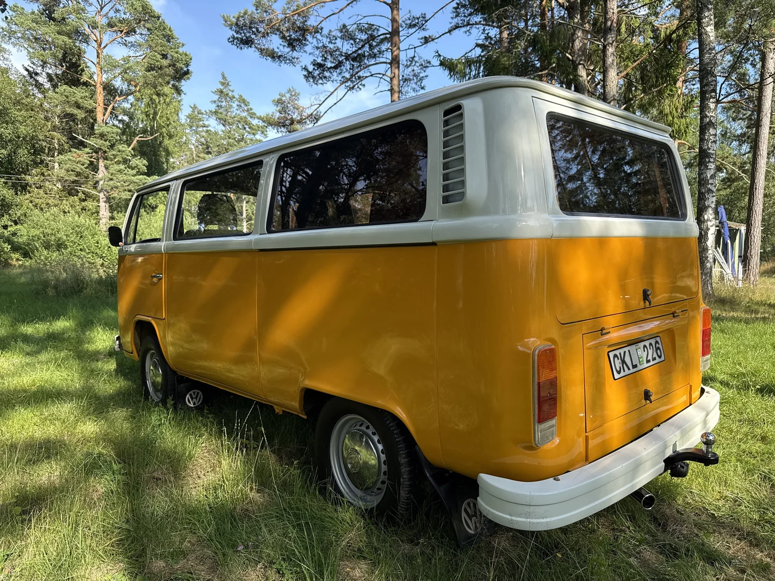 Exteriörbild på 1975 Volkswagen Transporter Campervan (12)