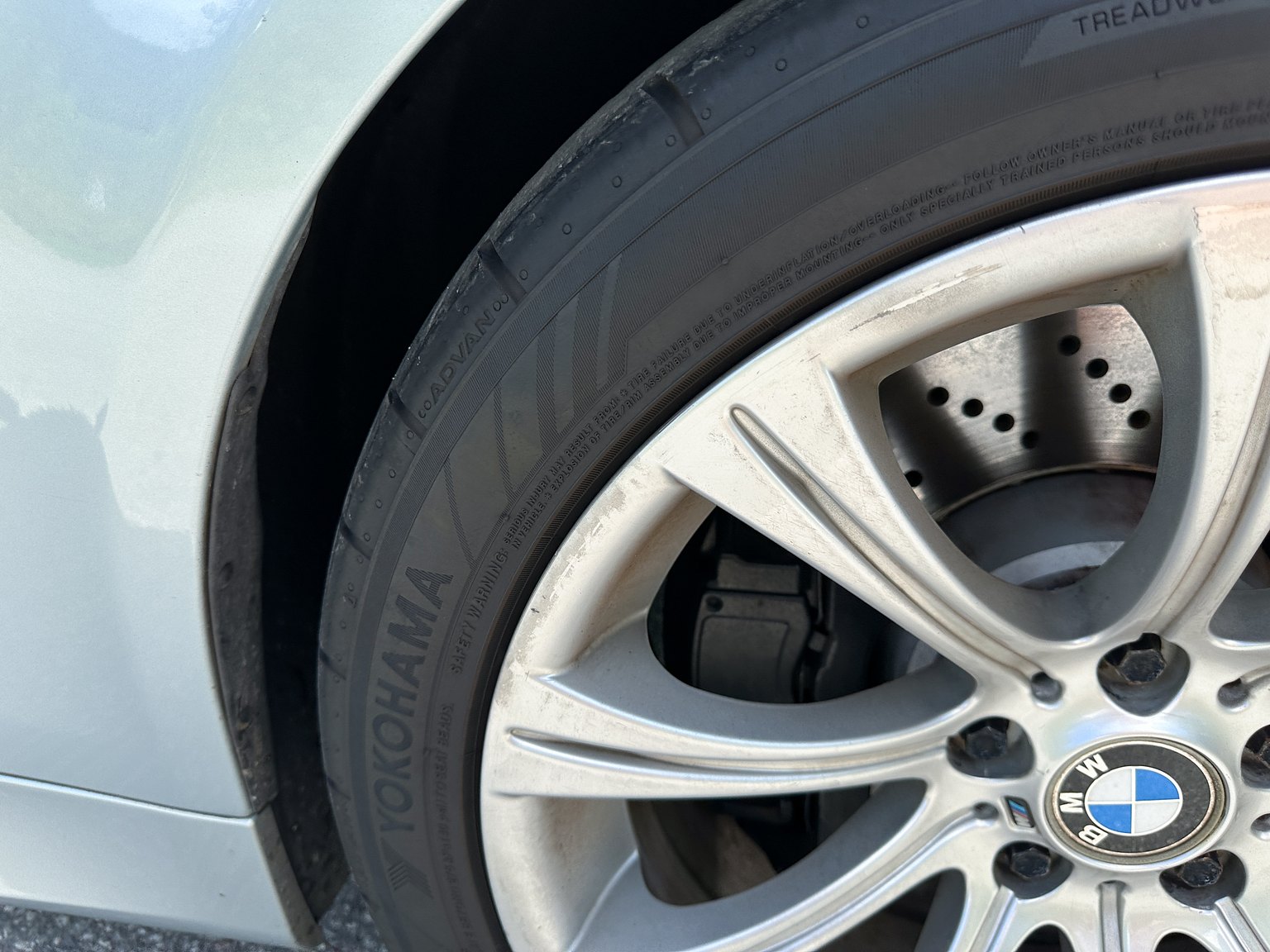 Exterior image of 2006 BMW E60 M5