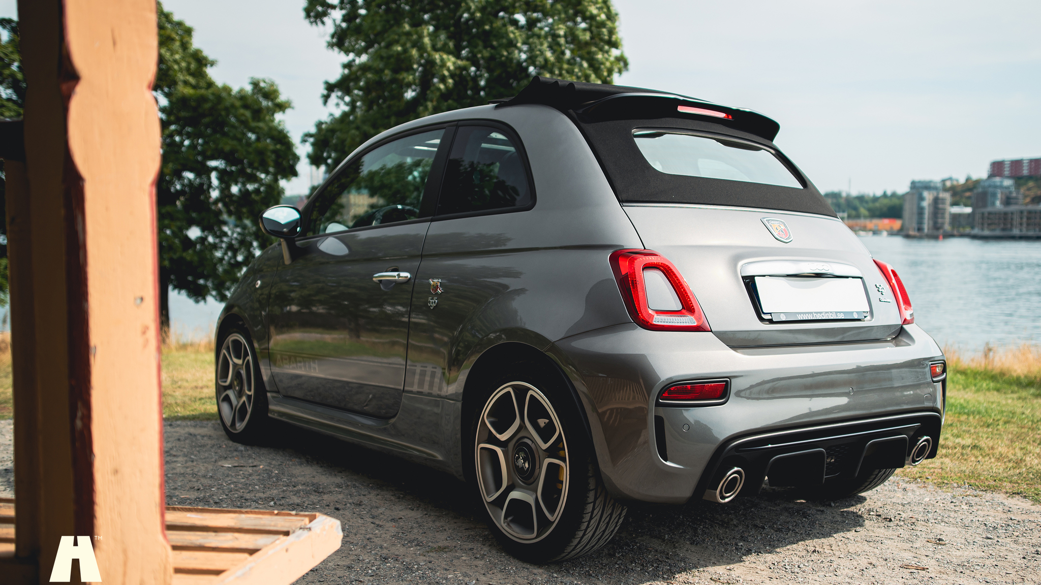 Exteriörbild på 2018 Abarth 595 Turismo CAB