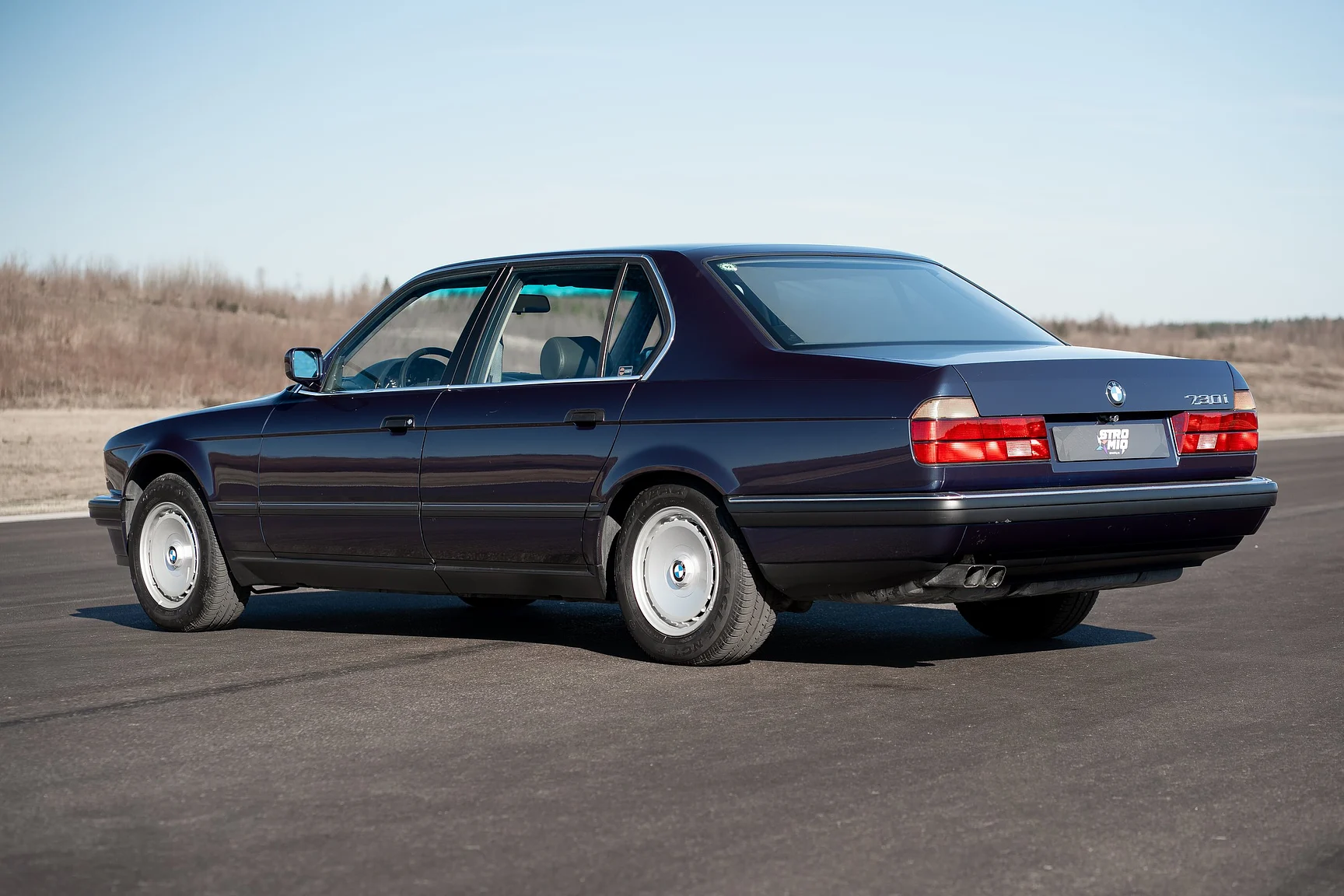 Exterior image of 1989 BMW 750iA (3)