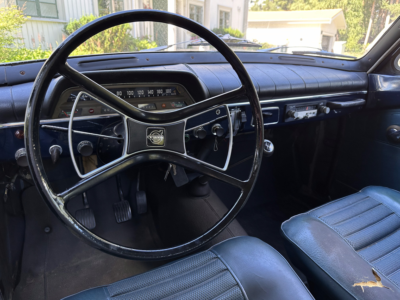 Interior image of 1970 Volvo Amazon 121 (1)