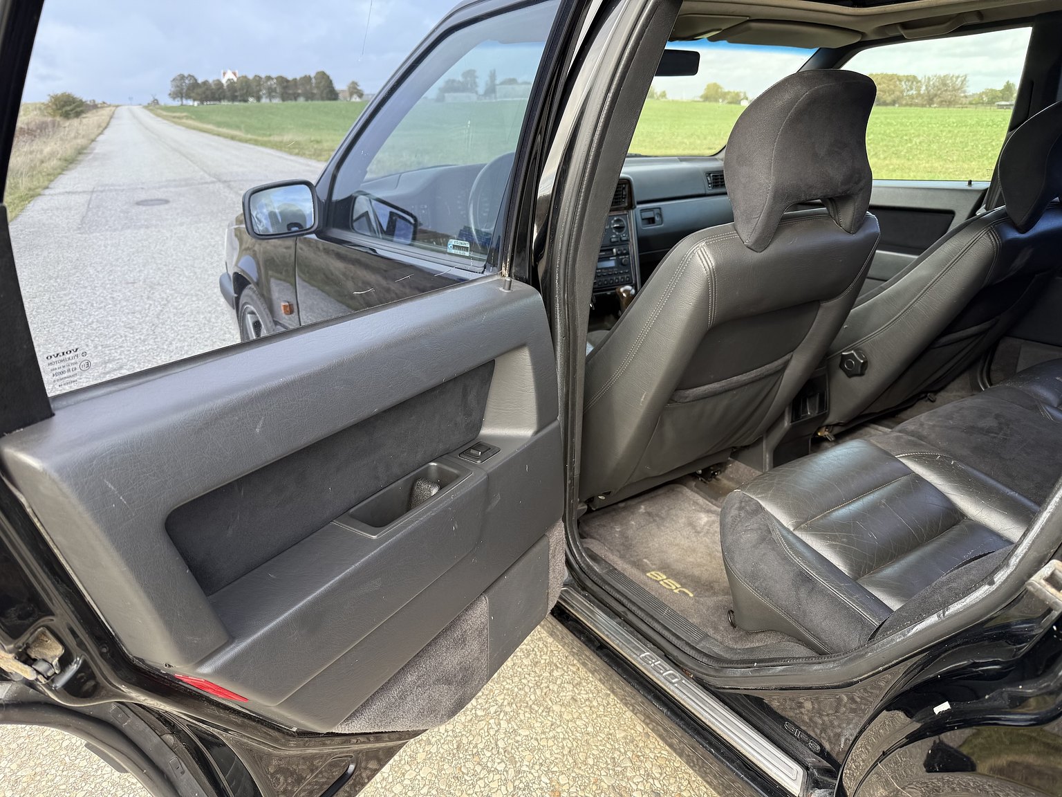 Interior image of 1995 VOLVO 855 T5R T-5R