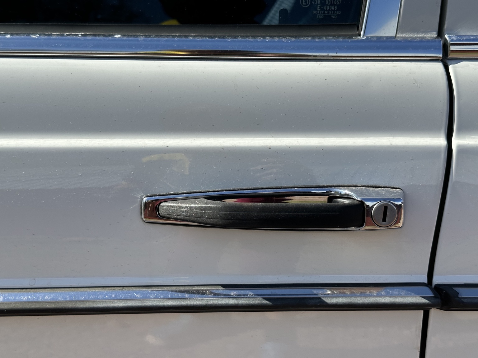 Exterior image of 1985 Mercedes-Benz 200