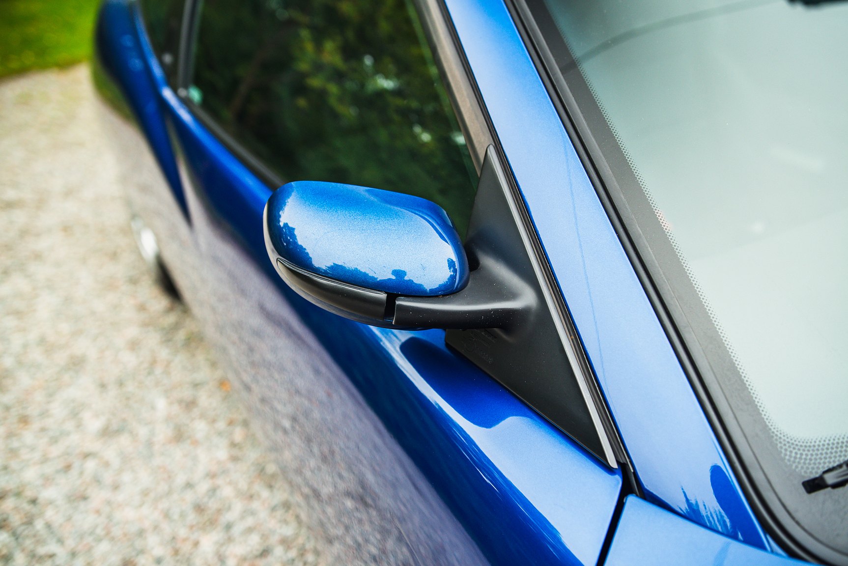 Exterior image of 2000 Fiat Coupé 2.0 Turbo Manuell
