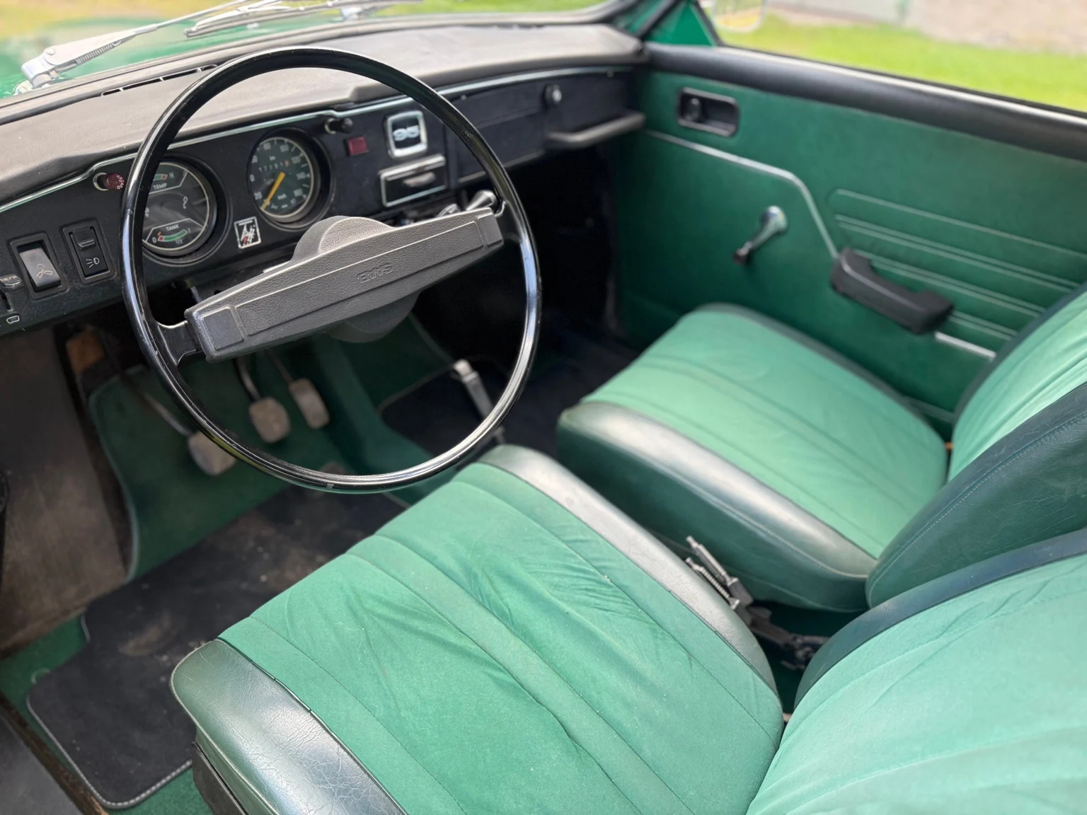 Innenraumfoto von 1975 Saab 95 V4 kombi - 7-sits (1)