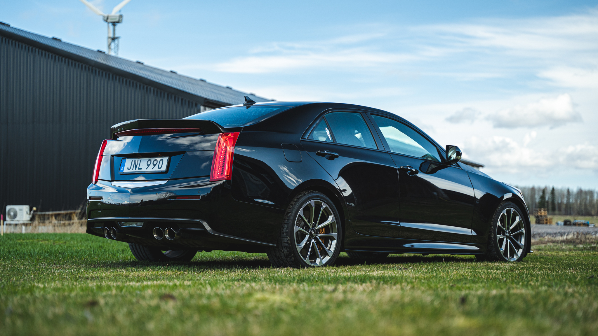 Exteriörbild på 2016 Cadillac ATS-V (4)