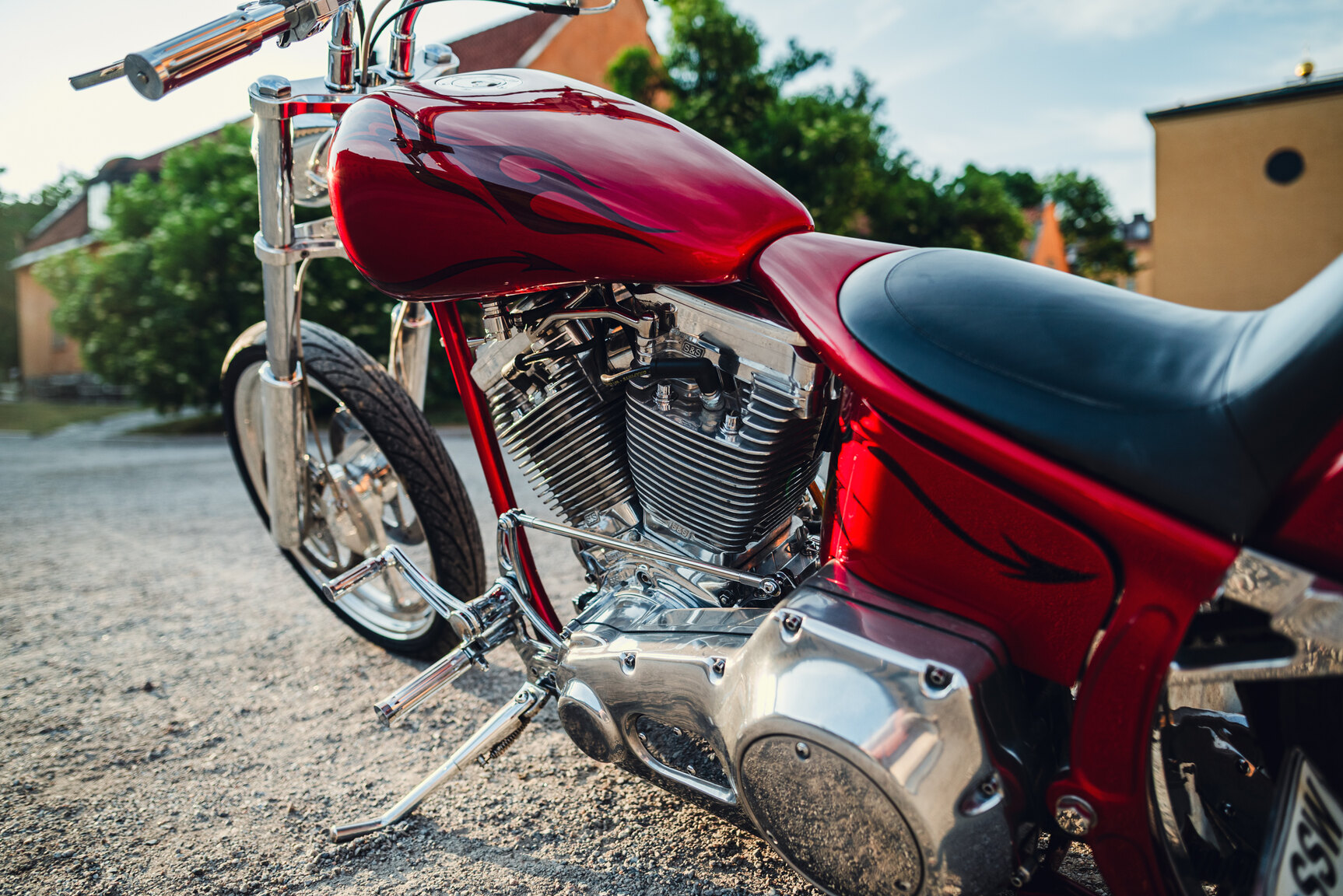 Aussenfoto 2001 Unique Custom Cycles Red Inferno
