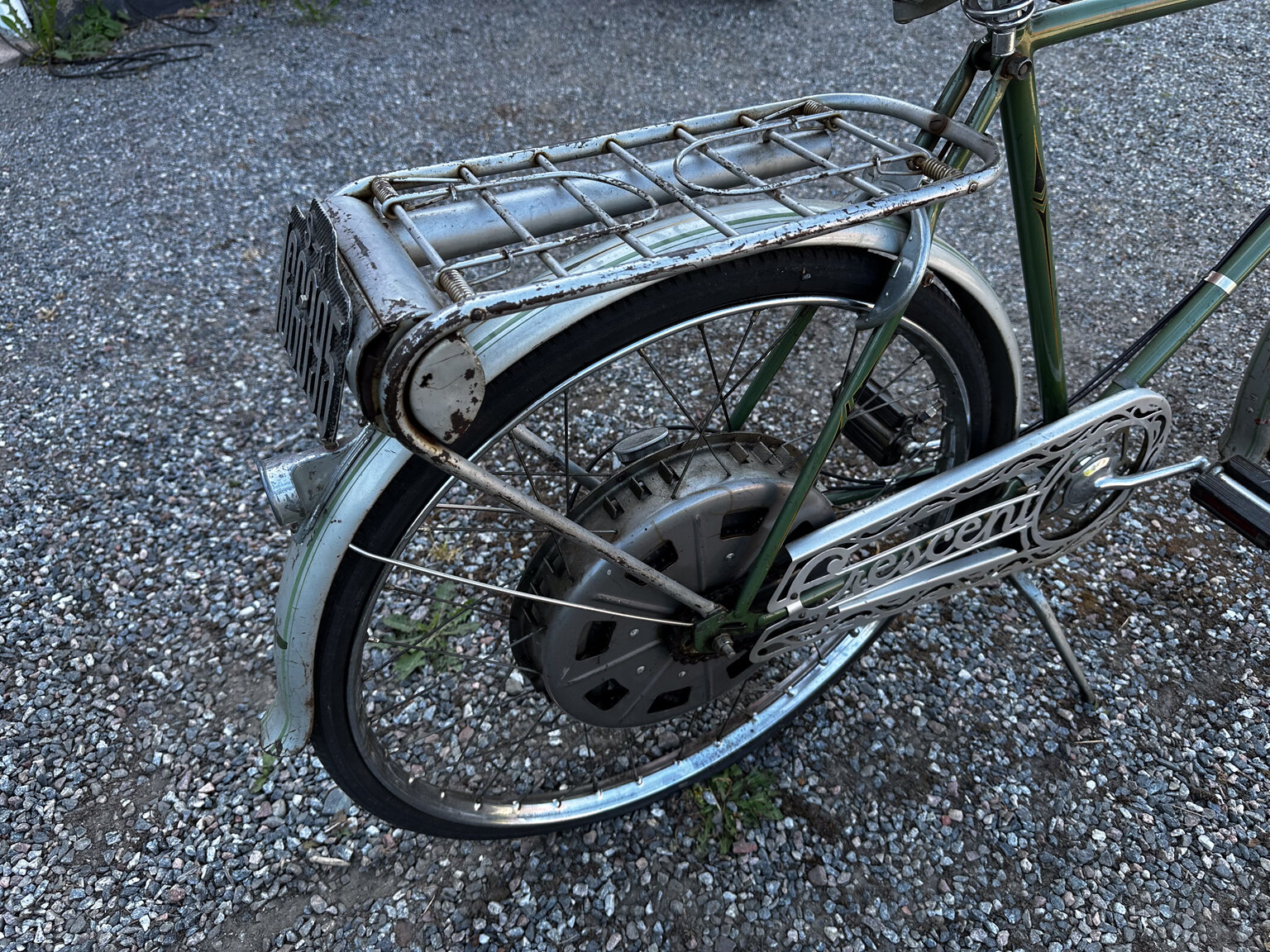 Exteriörbild på 1951 Fux med påhängsmotor