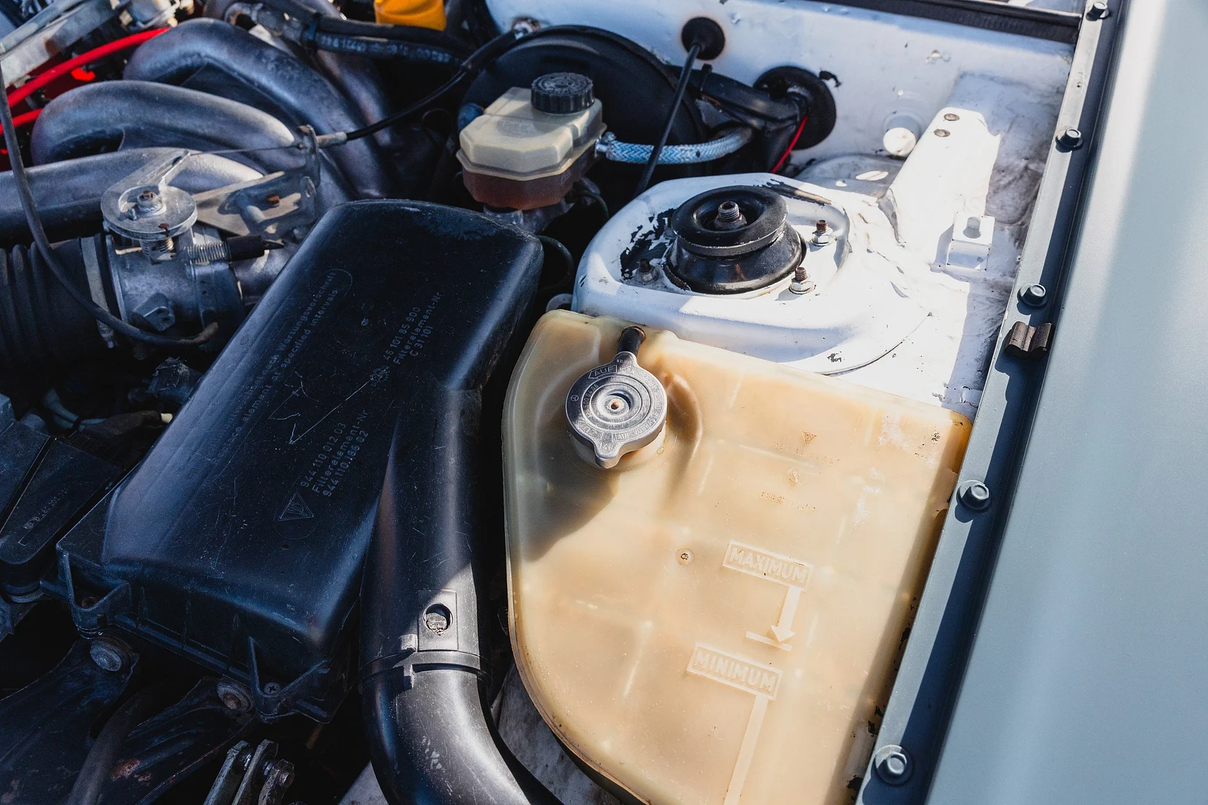 Image of 1982 Porsche 944 Trackday mechanics (6)