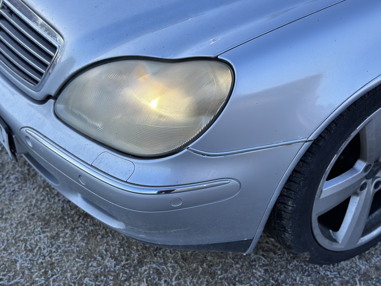 Exteriörbild på 1999 Mercedes-Benz S 500 L