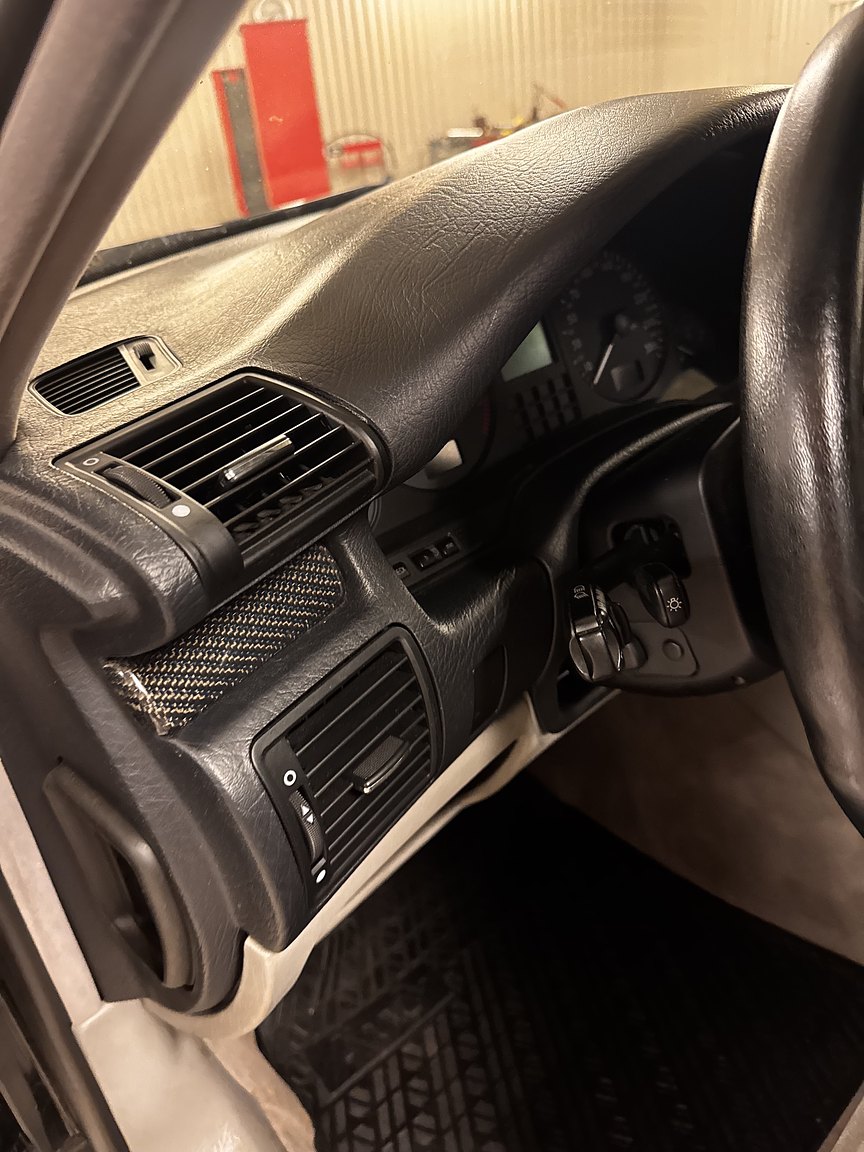 Interiörbild 1999 Audi S8 4.2 Quattro