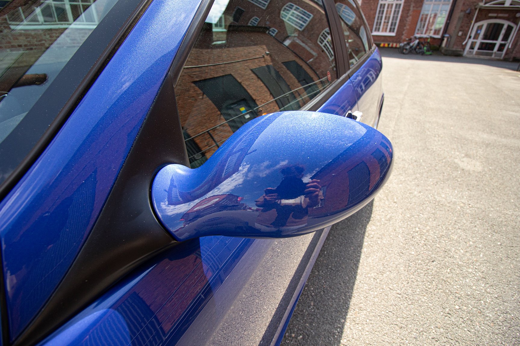 Exterior image of 2004 Alfa Romeo 156 GTA