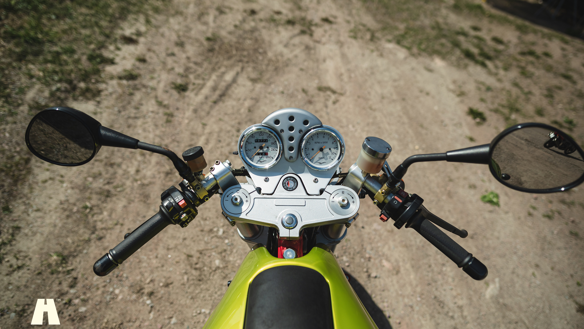 Exterior image of 2002 Moto Guzzi V11 Sport (48)