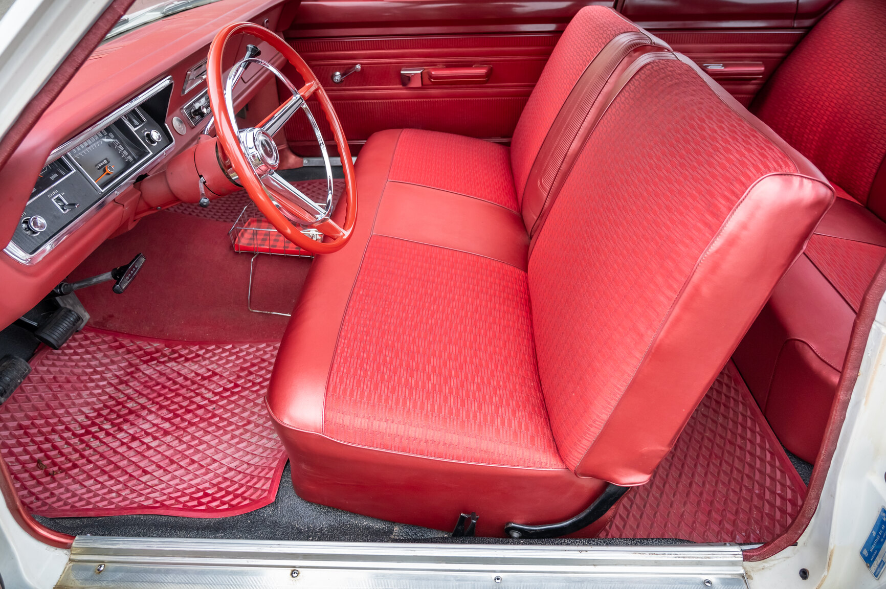 Interiörbild 1967 Plymouth Valiant V 100 Sedan